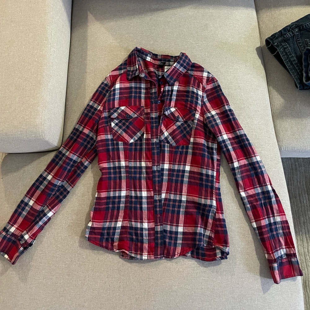 H&M Red Plaid Long Sleeve Button Down Shirt
